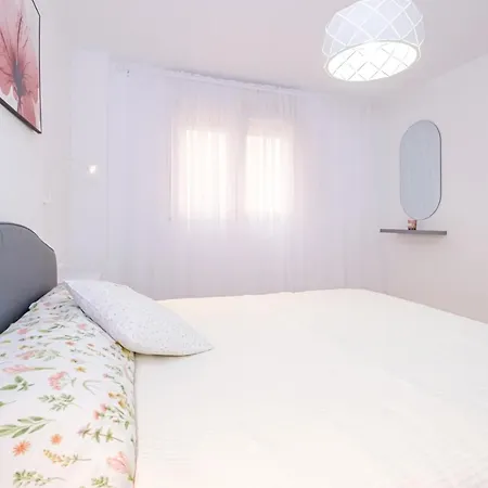 아파트 Monserrate Id176 *